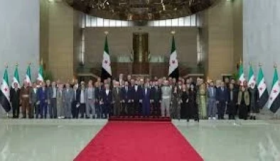 الرئيس الشرع لوفد من أبناء المكوّن الكردي: النوروز عيد وطني والتنوع الثقافي مصدر قوة