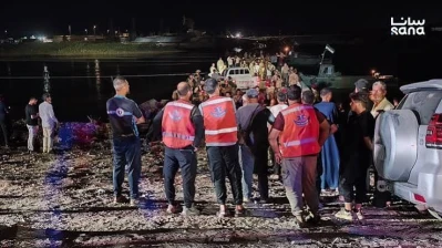 وفاة طفلين وإنقاذ 15 مدنياً إثر غرق عبّارة في دير الزور وتواصل البحث عن مفقودين