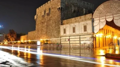 قلعة دمشق تحتضن أمسيات صيف سوريا بأجواء تجمع التاريخ بالفن والعائلة والطفولة