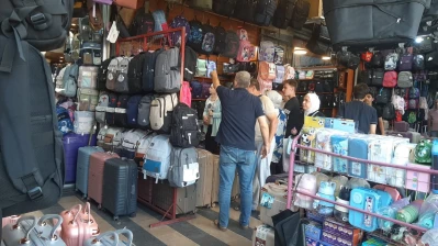 كلفة الدراسة تثقل كاهل الأسر السورية وتدفع أطفالاً إلى العمل