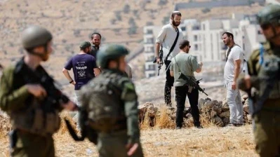 مستوطنون بالضفة يهاجمون دبلوماسيين أوروبيين ورئيس بلدية فرنسي
