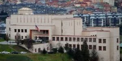 أمريكا تسحب موظفين من سفارتها ببيروت وترامب يهدد إيران بيوم سيء للغاية