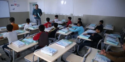 1.2 مليون طالب سوري في تركيا… تحديات تعليمية وإجراءات معقدة للعائدين