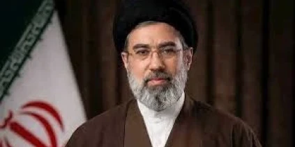 مجتبى خامنئي يتوعد بإبقاء مضيق هرمز مغلقا