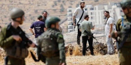 مستوطنون بالضفة يهاجمون دبلوماسيين أوروبيين ورئيس بلدية فرنسي