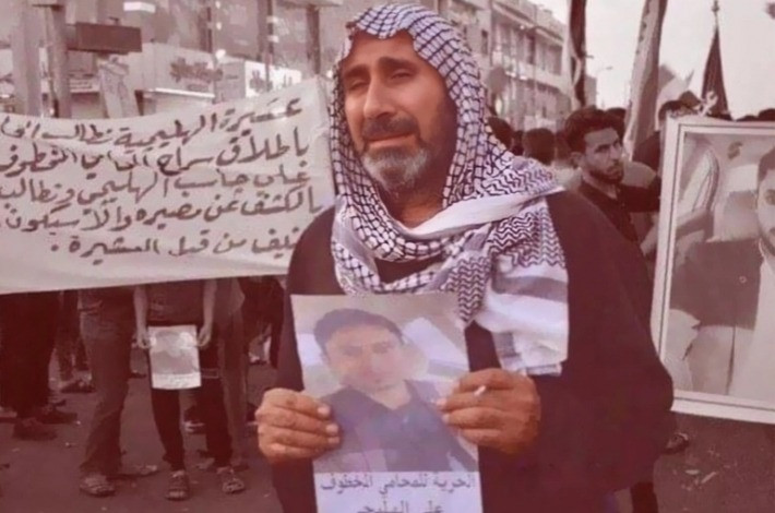 جاسب الهليجي والد المحامي والناشط المختطف علي جاسب (إنترنت)