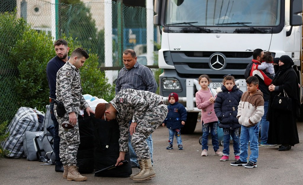 اللاجئون العائدون : الى اين ؟