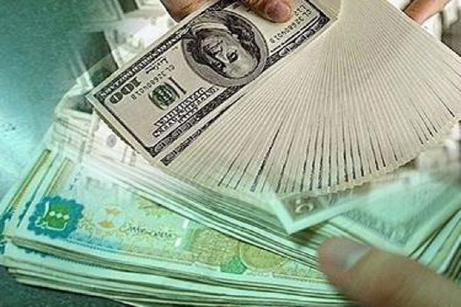 الدولار بسعرين رسميين