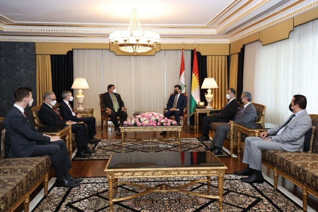 من اللقاء الذي جمع رئيس إقليم كُردستان نيجيرفان بارزاني ونائب المبعوث الأمريكي الخاص إلى سوريا ديفيد براونشتاين