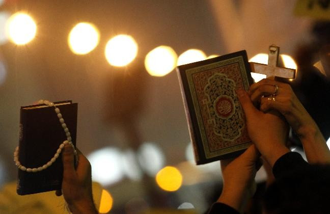 الحريات الدينية كيف يتم انتهاكها ؟
