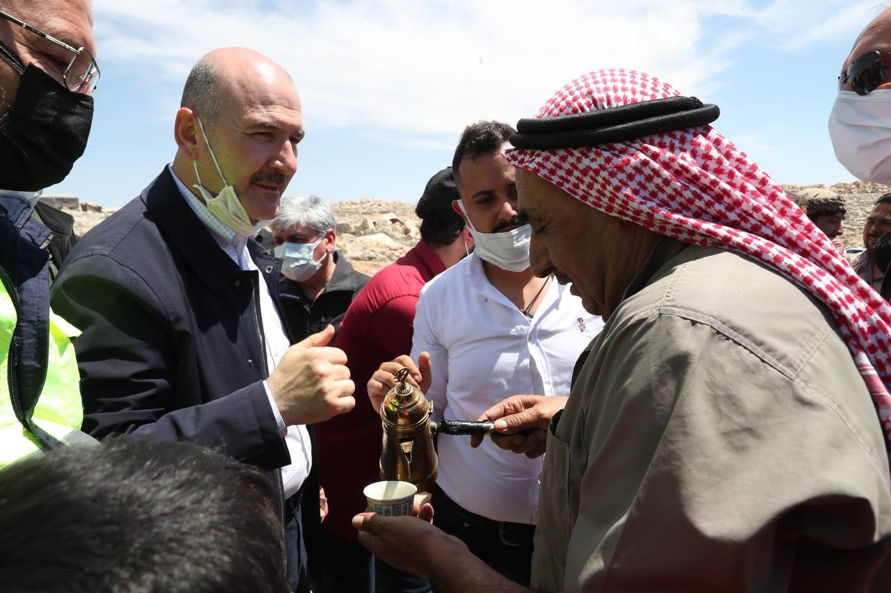وزير الداخلية التركي يتفقد  إدلب