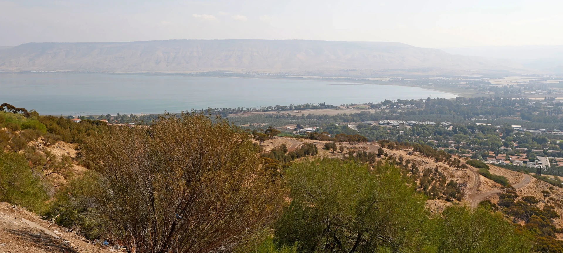 سقوط الصواريخ في البحر قبالة شواطئ فلسطين المحتلة