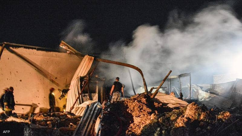 صورة من آثار الضربة الاسرائيلية امس تناقلتها الوكالات اليوم