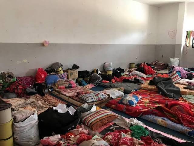 نساء واطفال في ظروف صعبة وغير انسانية