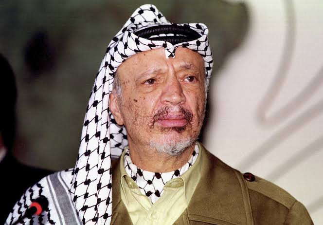 ياسر عرفات اول رئيس لمنظمة التحرير الفلسطينية