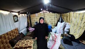خالة نديمة في خيمتها