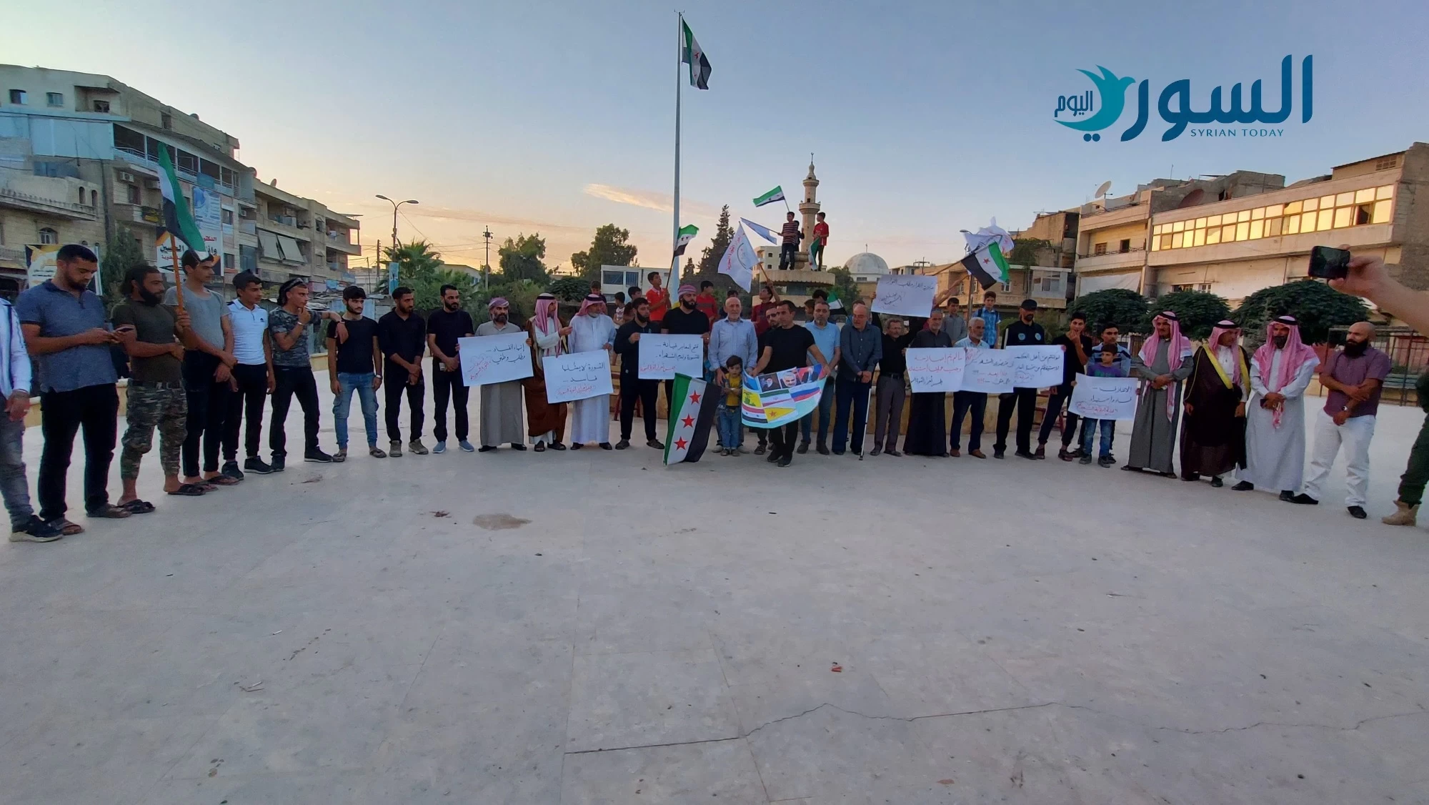 مظاهرة في عفرين(خاص بالسوري اليوم)
