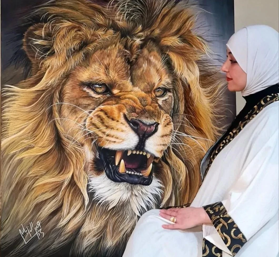 صورة لبعض الرسومات في المعرض