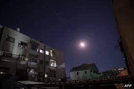 صواريخ اسرائيلية تقصف مطار المزة العسكري