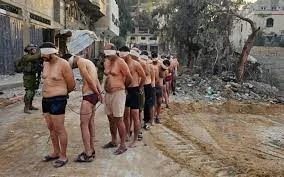 فلسطينيون احتجزتهم إسرائيل