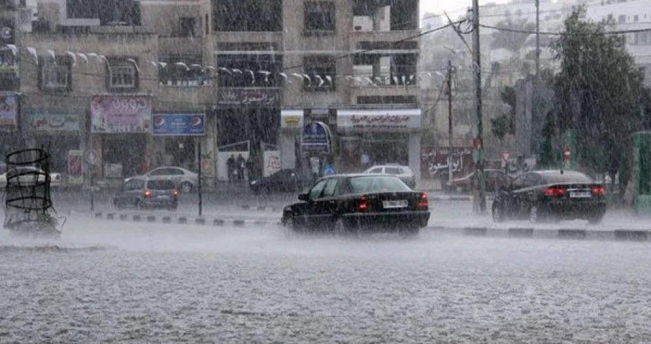 عاصفة مطرية