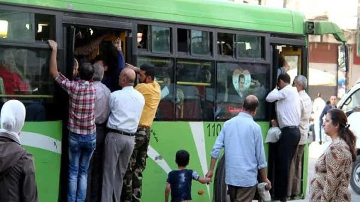 الاكتظاظ في وسائل النقل العامة بدمشق