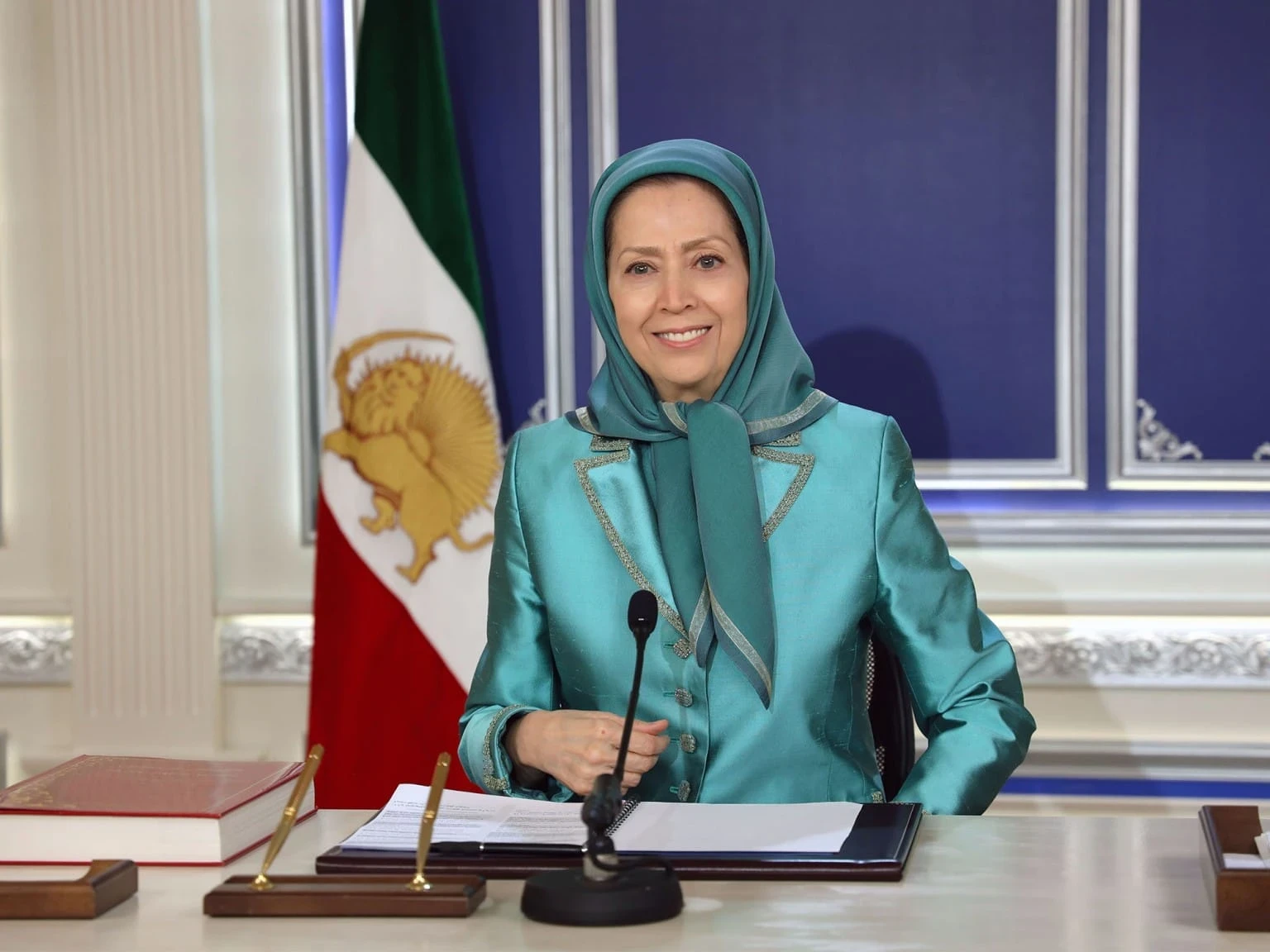 الرئيسة المنتخبة للمجلس الوطني للمقاومة الإيرانية مريم رجوي