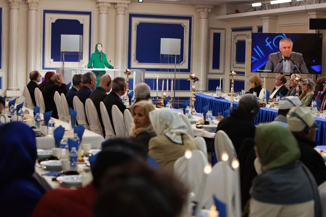 خلال الأمسية الرمضانية في باريس