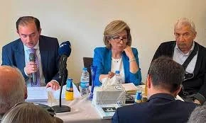 انطلاق منتدى الحوار السوري (في الصورة رياض سيف ورضوان زيادة وخولة دنيا)