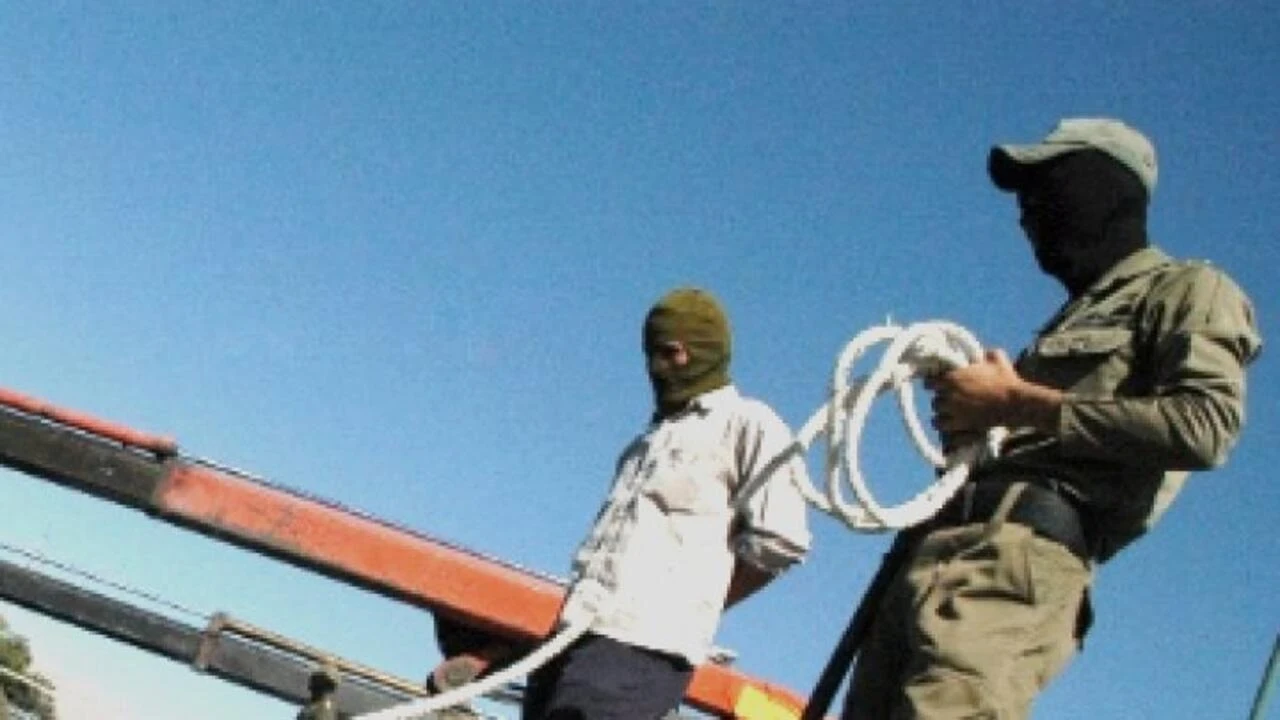 تنفيذ حكم الإعدام لناشطين إيرانيين