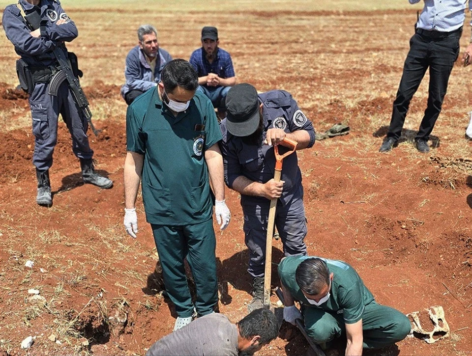 مقبرة جماعية في سراقب