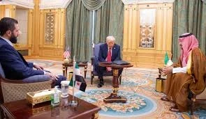 الاجتماع الثلاثي والذي شارك فيه الرئيس التركي هاتفيا