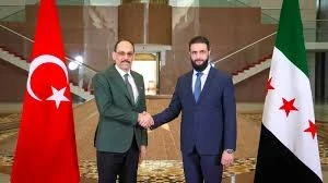 الرئيس أحمد الشرع يلتقي رئيس الاستخبارات التركية  ابراهيم كالين