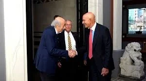 الزعيم الدرزي اللبناني وليد جنبلاط يستقبل المبعوث الأمريكي إلى سوريا توماس باراك