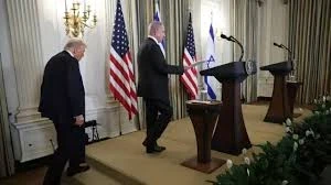 الرئيس الأمريكي دونالد ترامب ورئيس وزراء دولة الاحتلال بنيامين نتنياهو