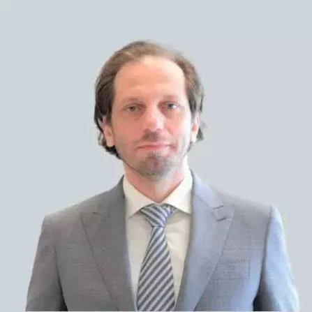 الأستاذ فضل عبد الغني