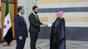 الرئيس احمد الشرع يتسلم أوراق سفير المملكة العربية السعودية فيصل بن سعود المجفل