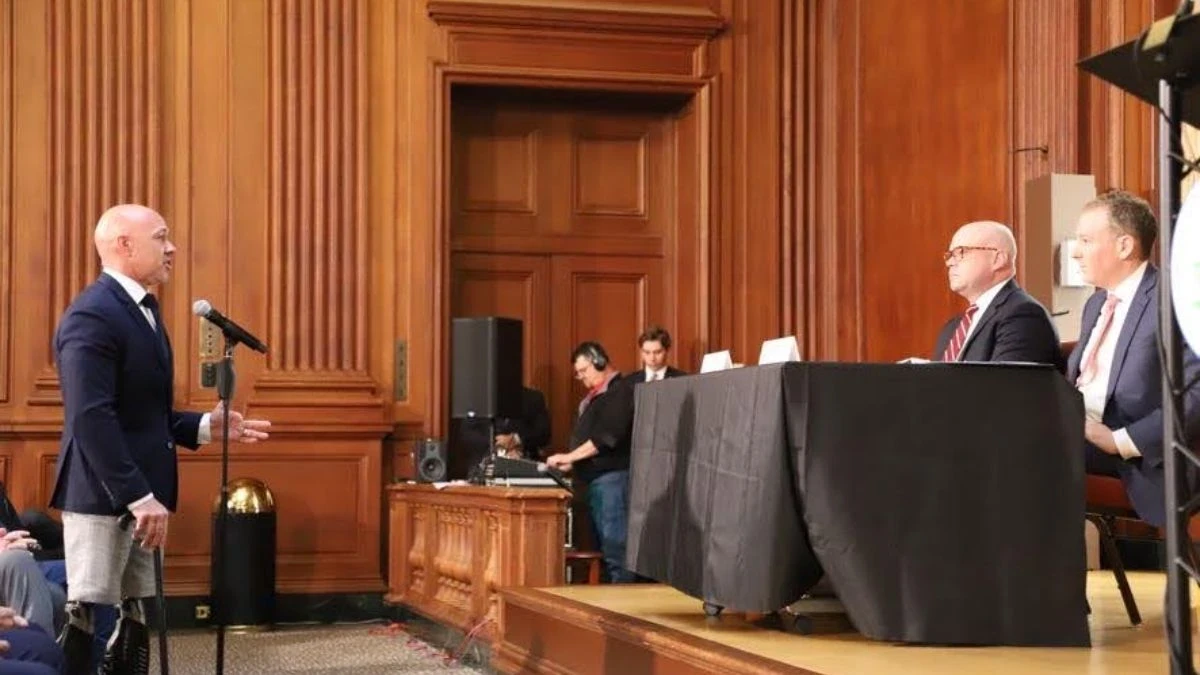 النائب براين ماست يناقش مقترح قانون إدارة المجاري المائية والأنظمة البيئية أمام وكالة حماية البيئة الأمريكية - 18 تشرين الثاني 2025 (براين ماست/ إكس)