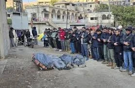 بيت الجن يأدون صلاة الشهيد على قتلاهم