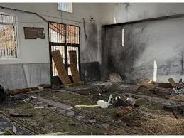 المسجد الذي وقع فيه الانفجار في ريف حمص