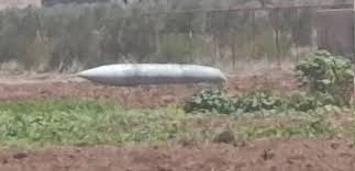 من مخلفات الصواريخ الايرانية في الأراضي السورية