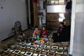 عائلة سورية في الجنوب اعتقل احد أبنائها