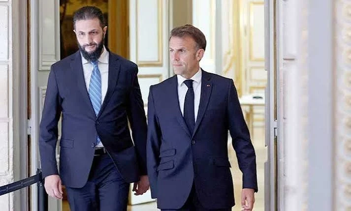 الرئيس السوري احمد الشرع والرئيس الفرنسي ايمانويل ماكرون