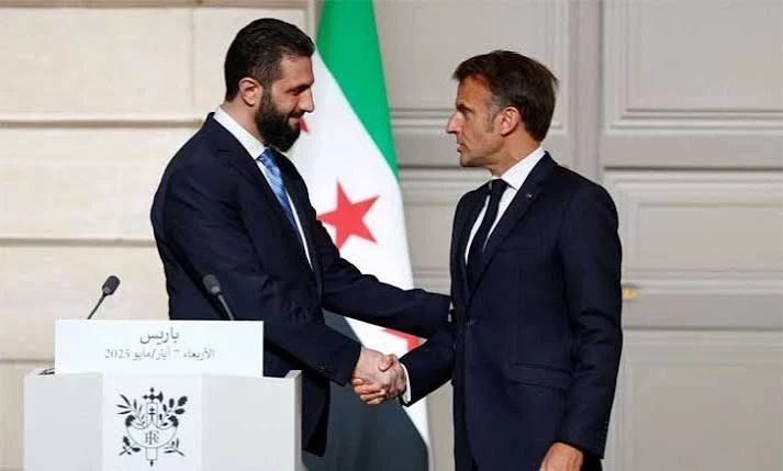 الرئيس الفرنسي إيمانويل ماكرون والرئيس السوري أحمد الشرع