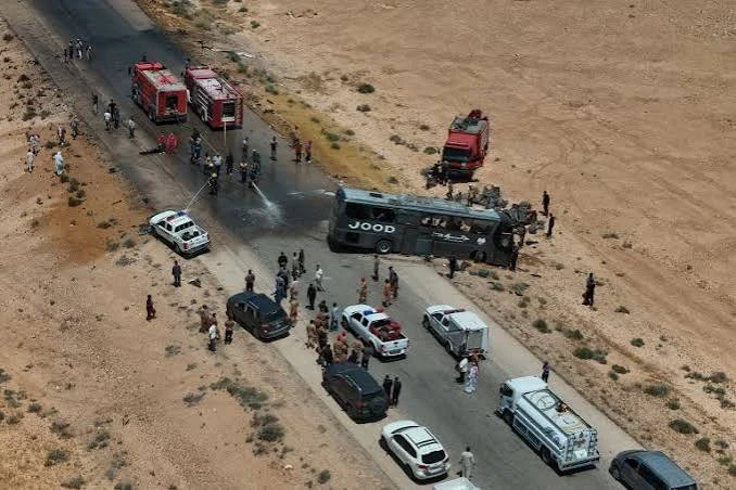مكان الحادث المروع على طريق دير الزور