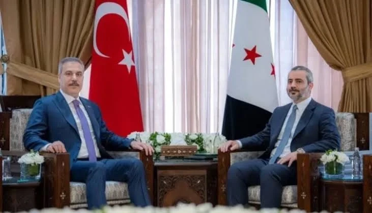 وزير الخارجية السوري أسعد الشيباني ووزير خارجية تركيا هاكان فيدان