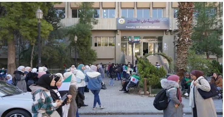طلاب جامعات سوريون